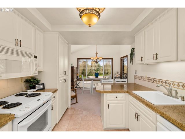 15695 Sw 114TH Ct 4, Portland, OR 97224