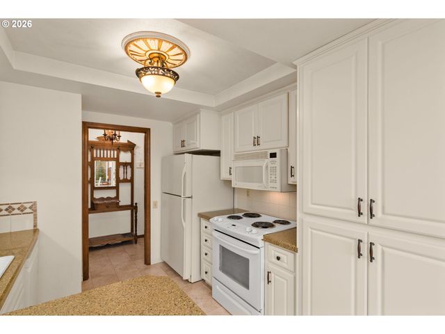 15695 Sw 114TH Ct 4, Portland, OR 97224