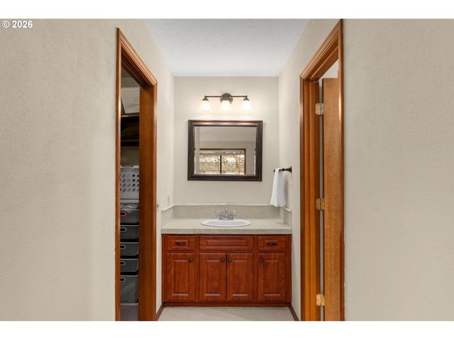 15695 Sw 114TH Ct 4, Portland, OR 97224