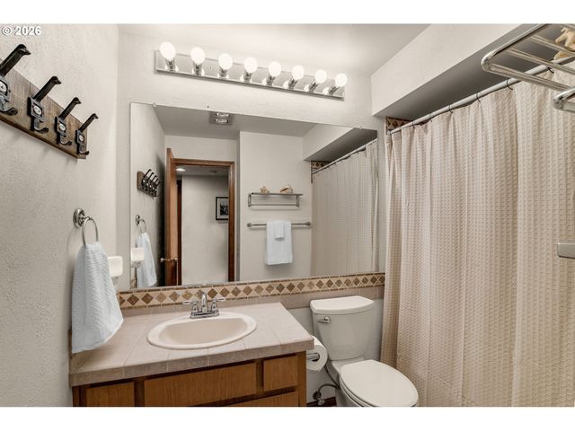 15695 Sw 114TH Ct 4, Portland, OR 97224