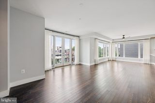 915 12TH ST NE #4, Washington, DC 20002