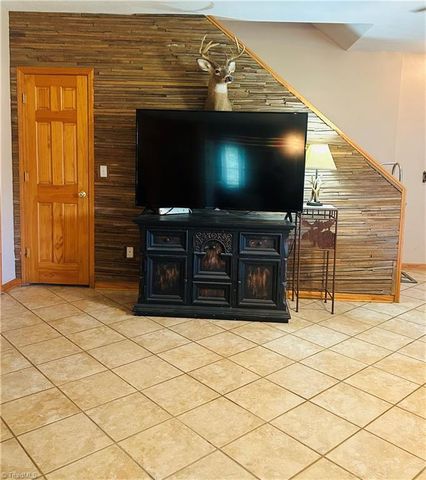 2062 Pell Road, Westfield, NC 27053
