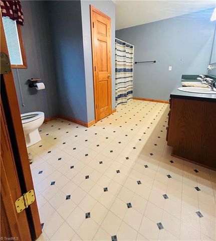 2062 Pell Road, Westfield, NC 27053