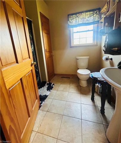 2062 Pell Road, Westfield, NC 27053