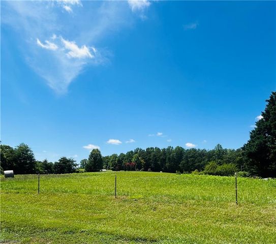 2062 Pell Road, Westfield, NC 27053