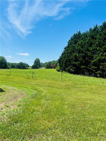 2062 Pell Road, Westfield, NC 27053