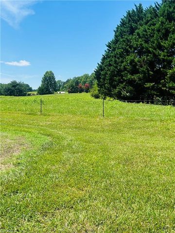 2062 Pell Road, Westfield, NC 27053