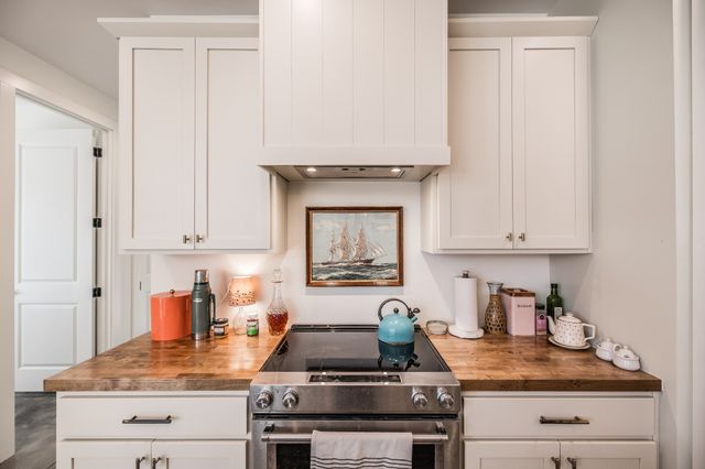 378 Mount Vernon Rd, Bethpage, TN 37022