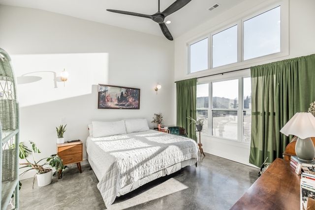 378 Mount Vernon Rd, Bethpage, TN 37022