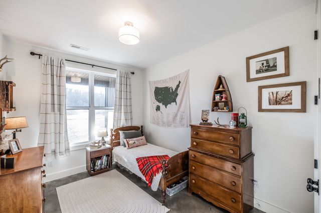 378 Mount Vernon Rd, Bethpage, TN 37022