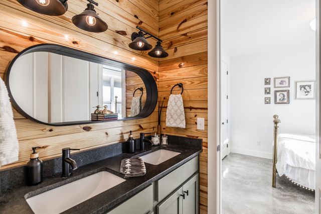 378 Mount Vernon Rd, Bethpage, TN 37022