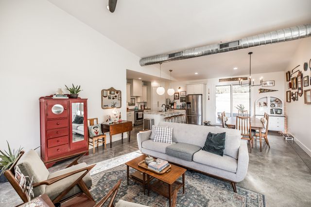 378 Mount Vernon Rd, Bethpage, TN 37022