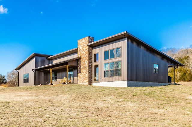 378 Mount Vernon Rd, Bethpage, TN 37022