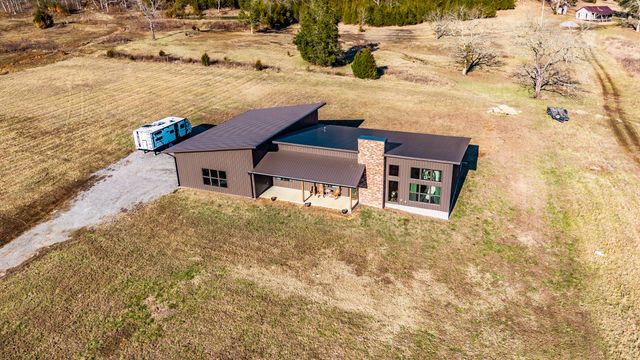 378 Mount Vernon Rd, Bethpage, TN 37022