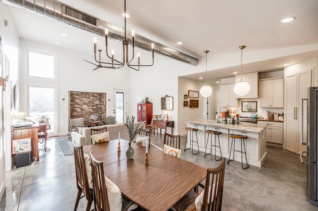 378 Mount Vernon Rd, Bethpage, TN 37022