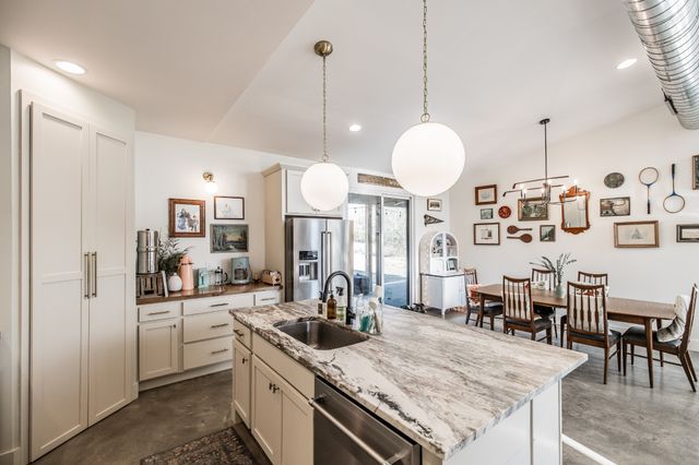 378 Mount Vernon Rd, Bethpage, TN 37022