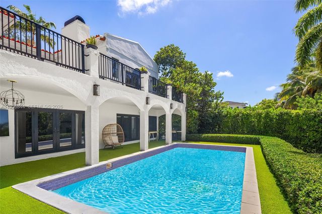 1400 Coruna Ave, Coral Gables, FL 33156