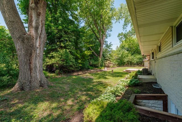 12400 Elmhurst PARKWAY, Elm Grove, WI 53122