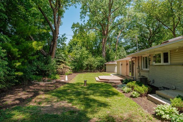 12400 Elmhurst PARKWAY, Elm Grove, WI 53122