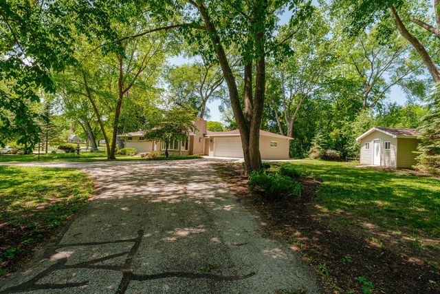12400 Elmhurst PARKWAY, Elm Grove, WI 53122