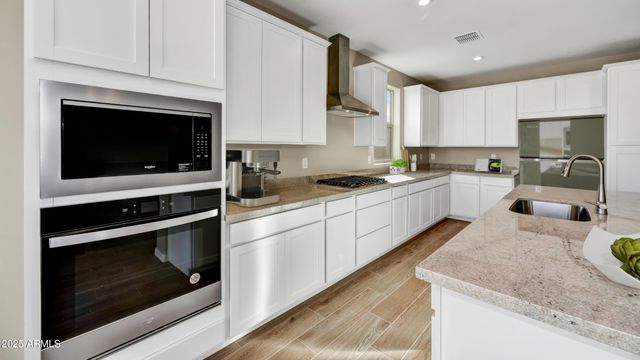 19026 W STELLA Avenue, Waddell, AZ 85355