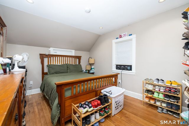 11 Colver Street, New London, CT 06320