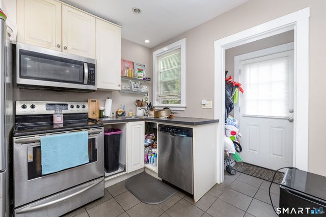 11 Colver Street, New London, CT 06320
