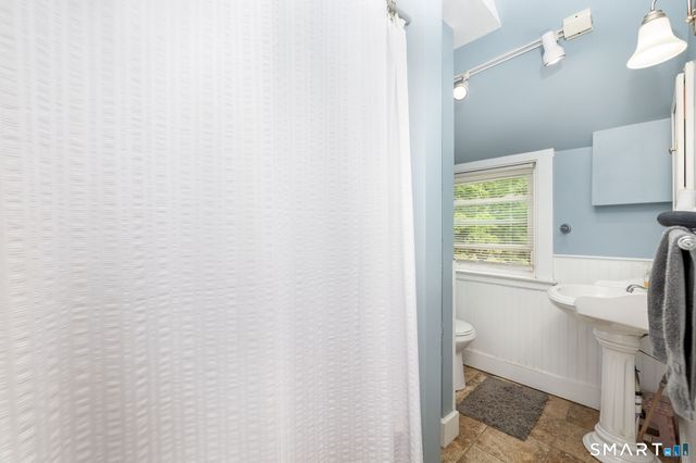 11 Colver Street, New London, CT 06320