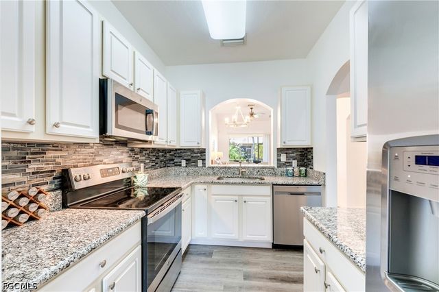 7863 Lake Sawgrass LOOP 5512, Fort Myers, FL 33907