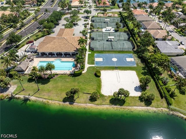 7863 Lake Sawgrass LOOP 5512, Fort Myers, FL 33907