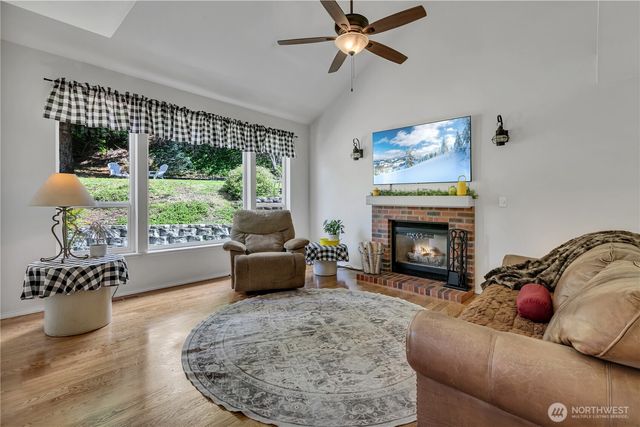 13013 109th Street Ct E, Puyallup, WA 98374