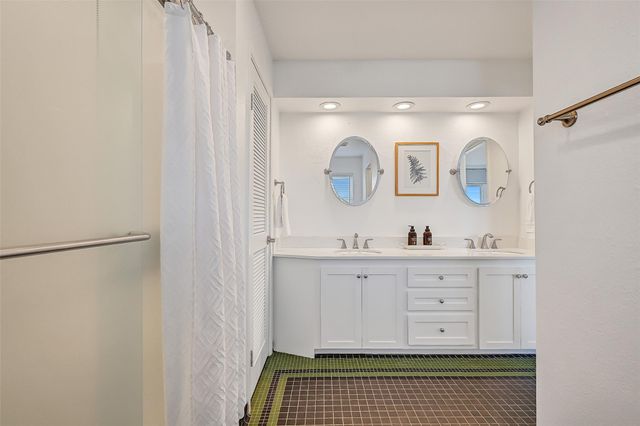 3401 Jolly Roger, Galveston, TX 77554