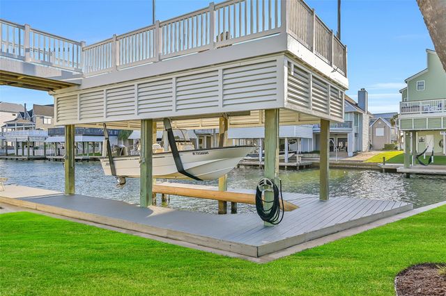 3401 Jolly Roger, Galveston, TX 77554