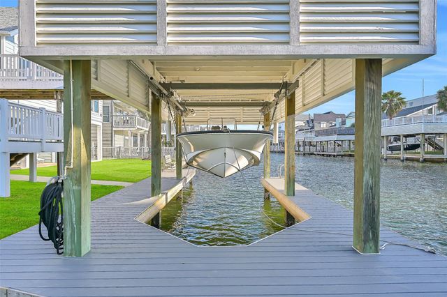 3401 Jolly Roger, Galveston, TX 77554