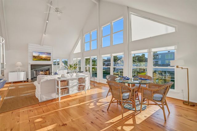 3401 Jolly Roger, Galveston, TX 77554