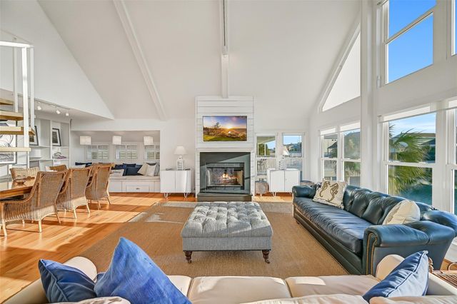 3401 Jolly Roger, Galveston, TX 77554