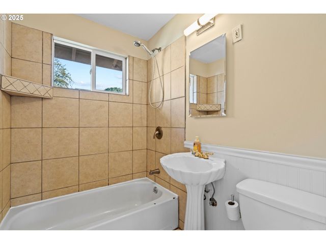 5004 Se 99TH Ave, Portland, OR 97266