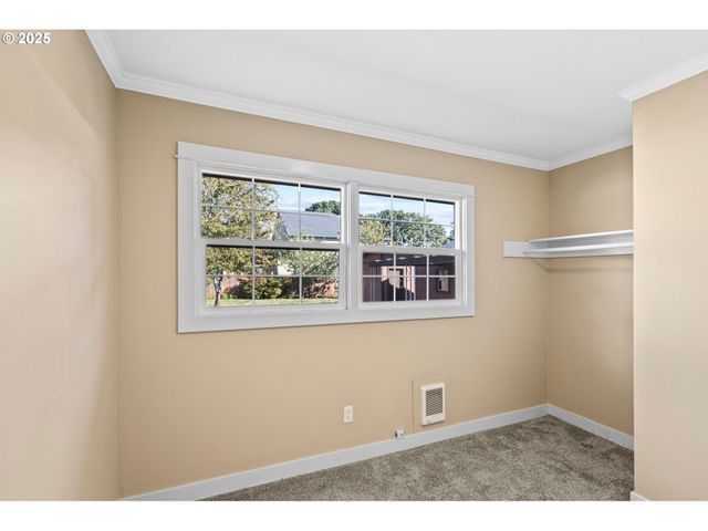 5004 Se 99TH Ave, Portland, OR 97266