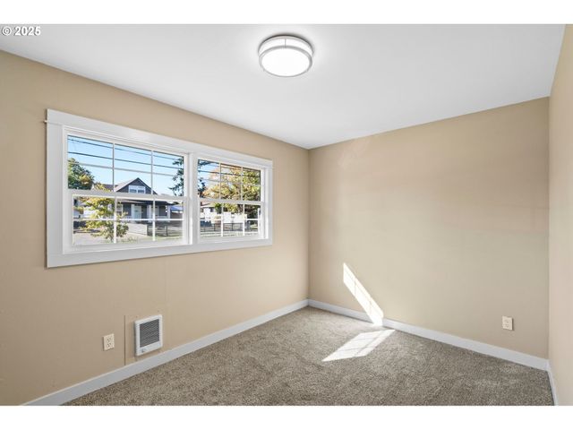 5004 Se 99TH Ave, Portland, OR 97266