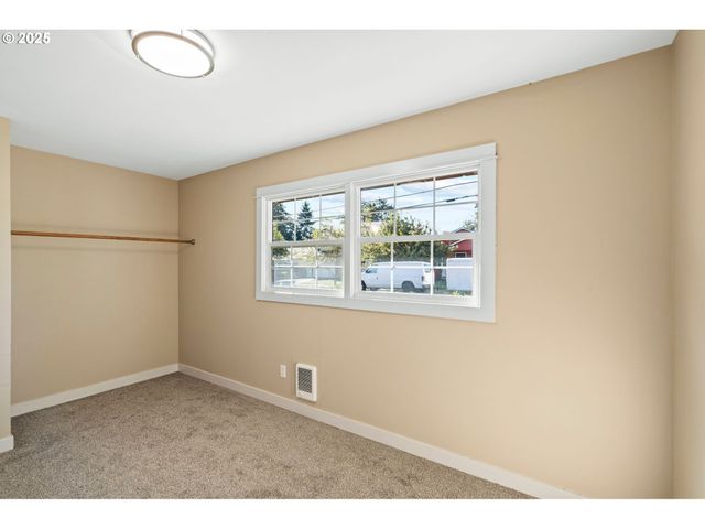 5004 Se 99TH Ave, Portland, OR 97266