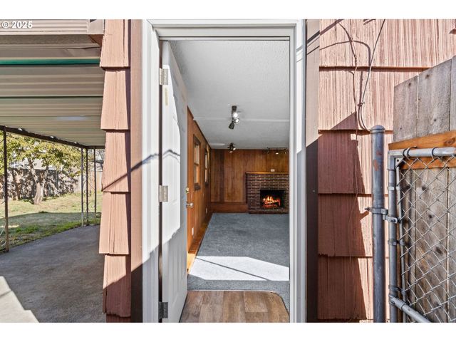 5004 Se 99TH Ave, Portland, OR 97266