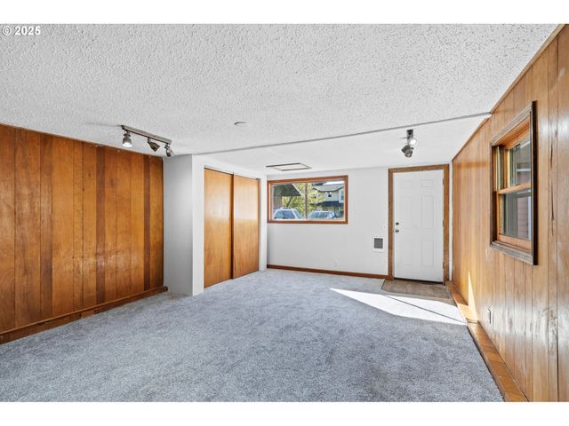 5004 Se 99TH Ave, Portland, OR 97266