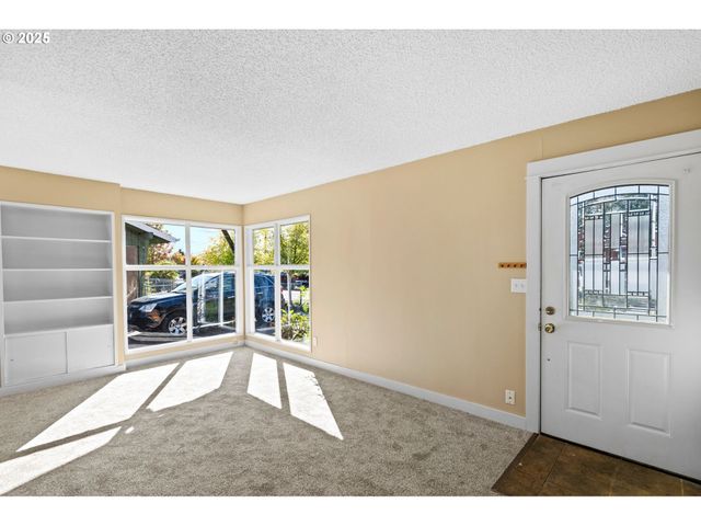 5004 Se 99TH Ave, Portland, OR 97266