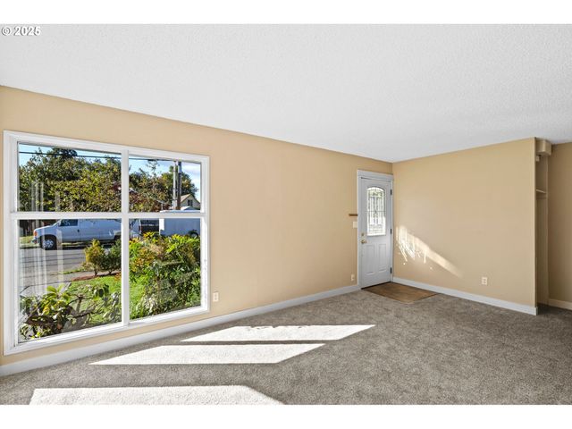 5004 Se 99TH Ave, Portland, OR 97266