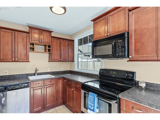 5004 Se 99TH Ave, Portland, OR 97266