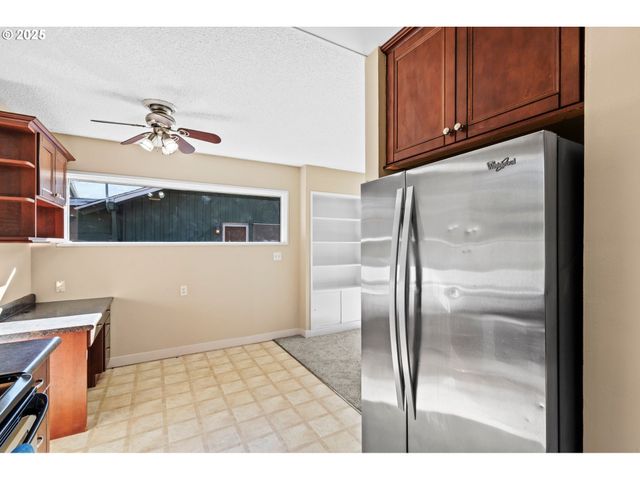 5004 Se 99TH Ave, Portland, OR 97266