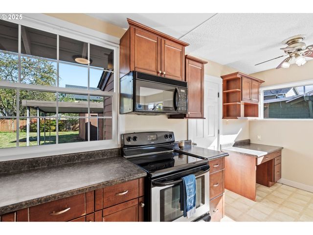 5004 Se 99TH Ave, Portland, OR 97266