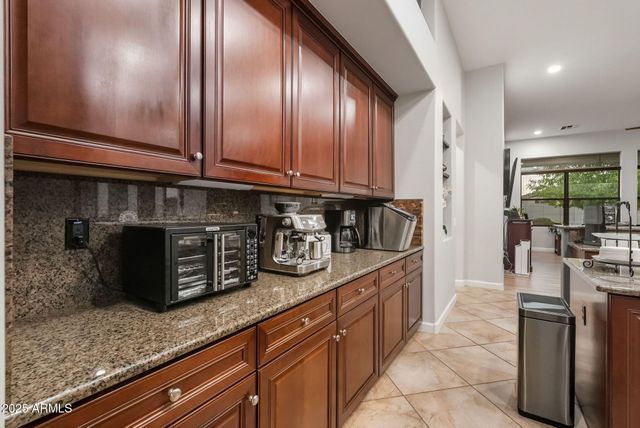 18332 W MONTEBELLO Avenue, Litchfield Park, AZ 85340