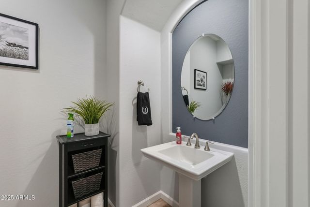 18332 W MONTEBELLO Avenue, Litchfield Park, AZ 85340