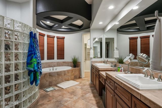 18332 W MONTEBELLO Avenue, Litchfield Park, AZ 85340